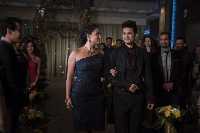 Shadowhunters: The Mortal Instruments - Season 3 - All Good Things... - Photos