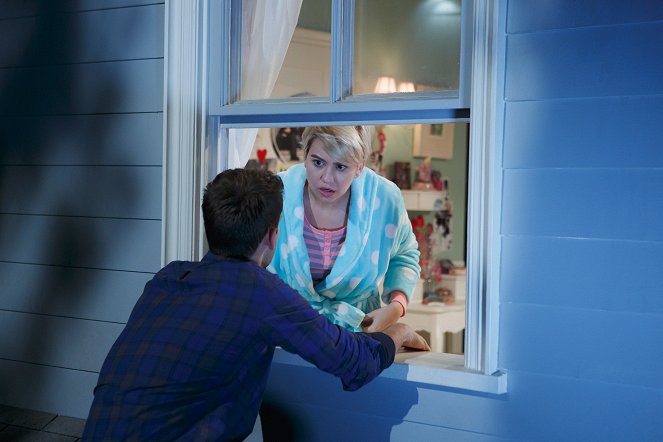 Baby Daddy - Home Is Where the Wheeler Is - Van film - Chelsea Kane