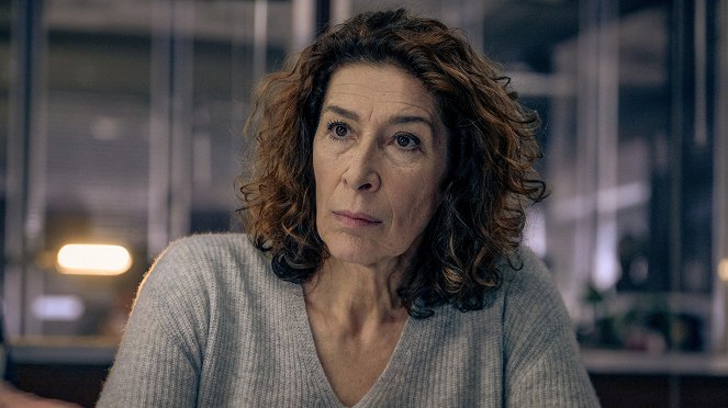 Tatort - Glück allein - De la película - Adele Neuhauser