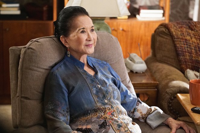 Fresh Off the Boat - The Gloves Are Off - Z filmu - Lucille Soong