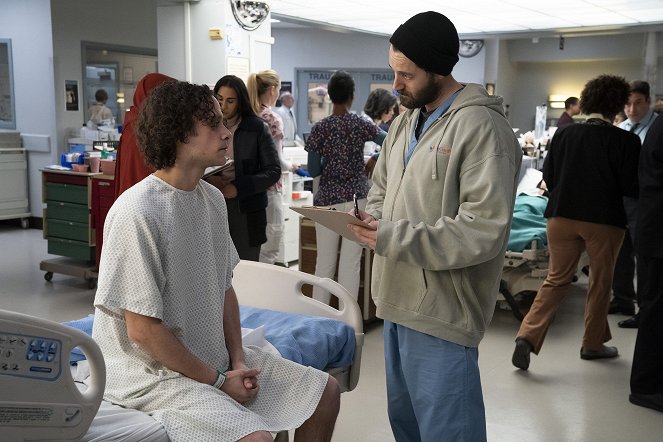 New Amsterdam - This Is Not the End - Photos - Trey Santiago-Hudson, Ryan Eggold