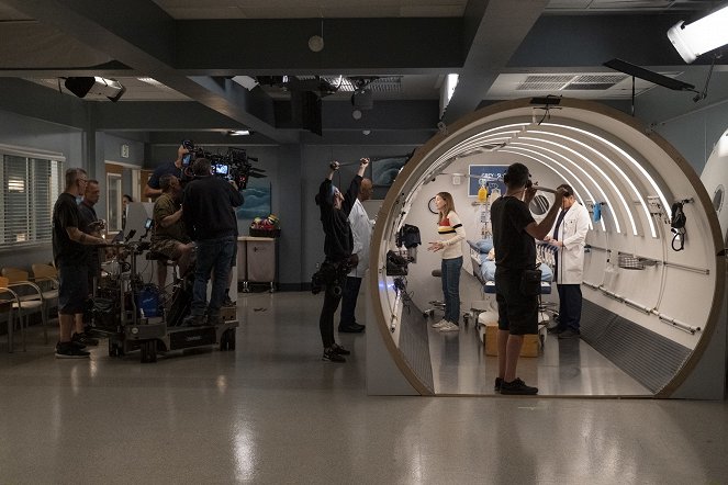 Grey's Anatomy - Jump Into the Fog - Making of - James Pickens Jr., Ellen Pompeo, Justin Chambers