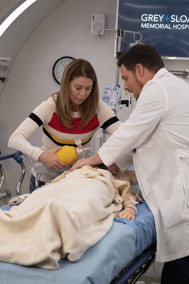 Grey's Anatomy - Season 15 - Jump Into the Fog - Van film - Ellen Pompeo, Justin Chambers