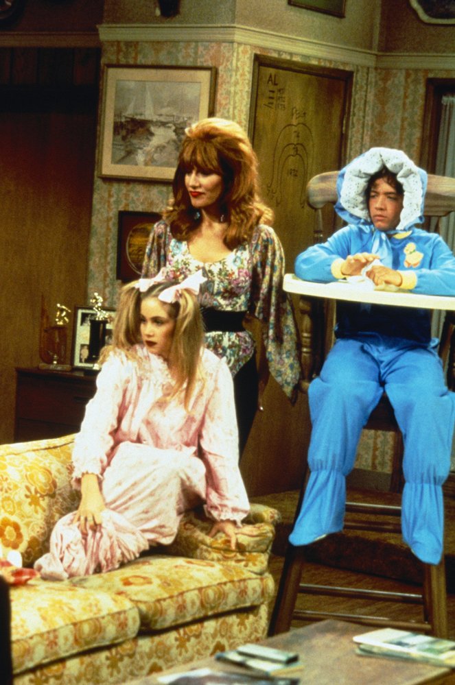 Married with Children - Christmas - Photos - Christina Applegate, Katey Sagal, David Faustino