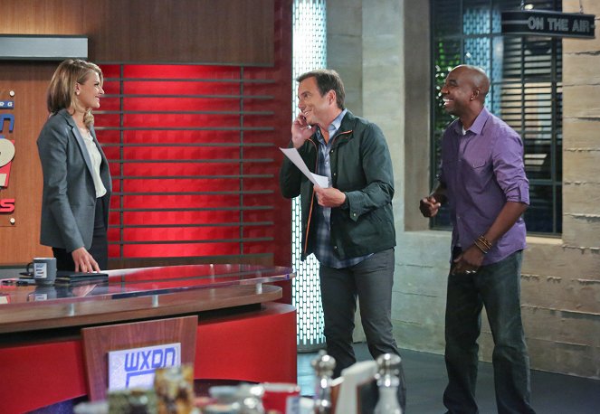 The Millers - Plot Twists - Photos - Eliza Coupe, Will Arnett, J.B. Smoove