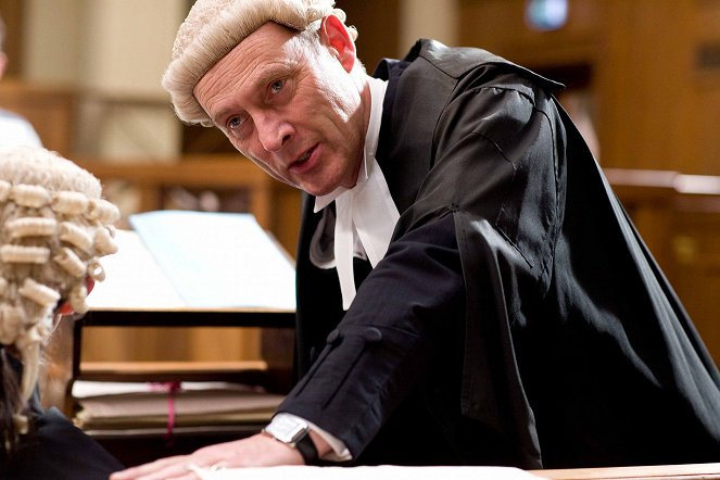 Law & Order: UK - Meurtre par imprudence - Film - Patrick Malahide