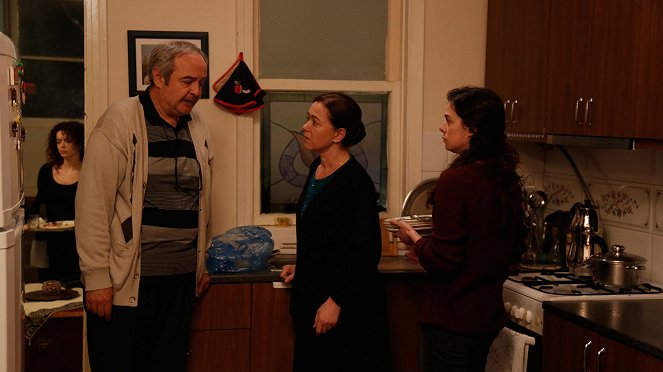 Kadın - Episode 27 - De la película - Şerif Erol, Bennu Yıldırımlar, Özge Özpirinçci
