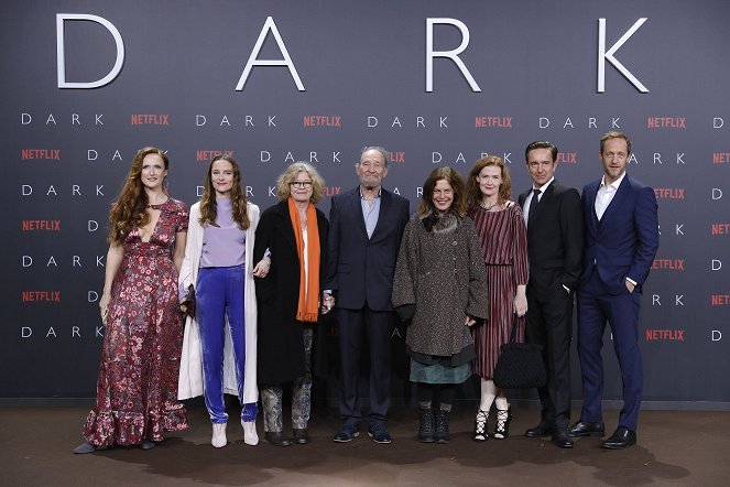 Dark - Season 1 - De eventos - Premiere of the first German Netflix series 'Dark' at Zoo Palast on November 20, 2017 in Berlin, Germany