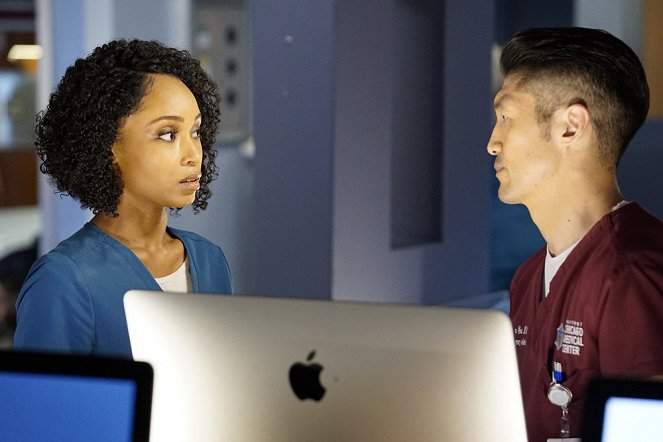 Chicago Med - Forever Hold Your Peace - De filmes - Yaya DaCosta, Brian Tee