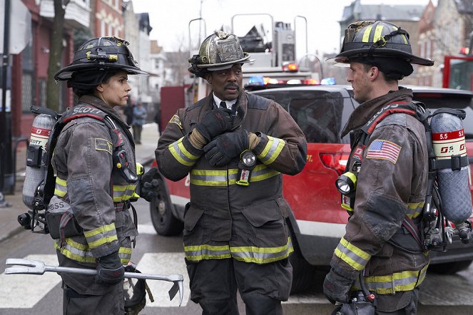Chicago Fire - Gegen die Wand - Filmfotos - Miranda Ray Mayo, Eamonn Walker, Jesse Spencer