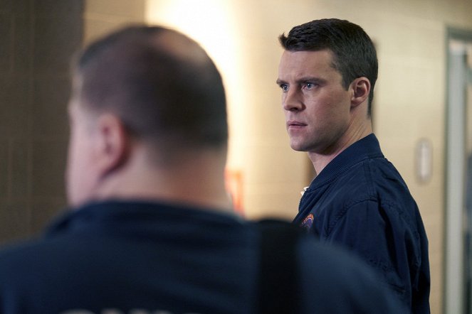 Chicago Fire - Move a Wall - Van film - Jesse Spencer