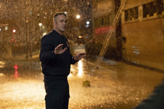 Chicago Fire - Until the Weather Breaks - Photos - Taylor Kinney