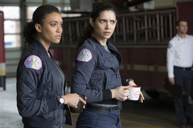 Chicago Fire - I'm Not Leaving You - Photos - Annie Ilonzeh, Miranda Rae Mayo