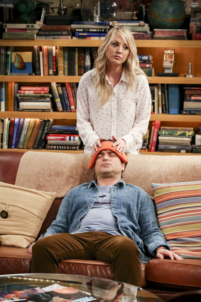 The Big Bang Theory - Season 12 - The Decision Reverberation - Photos - Kaley Cuoco, Johnny Galecki