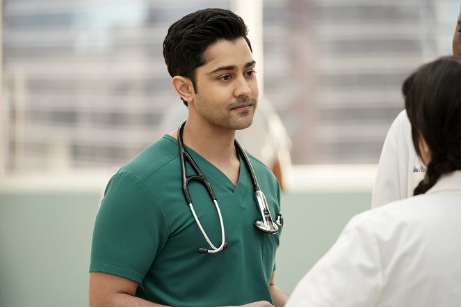 The Resident - Stuck as Foretold - Photos - Manish Dayal