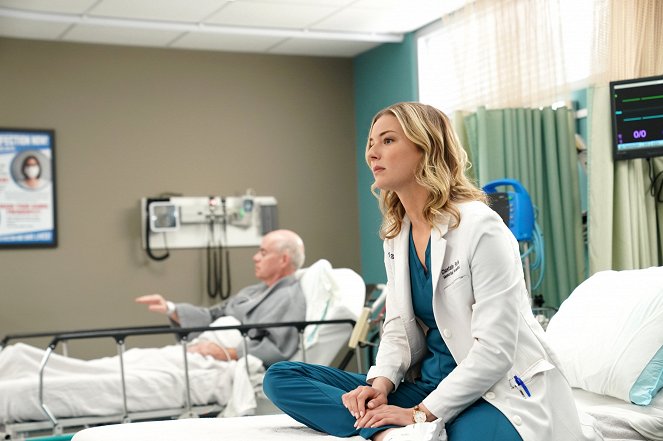 The Resident - Emergency Contact - Photos - Emily VanCamp