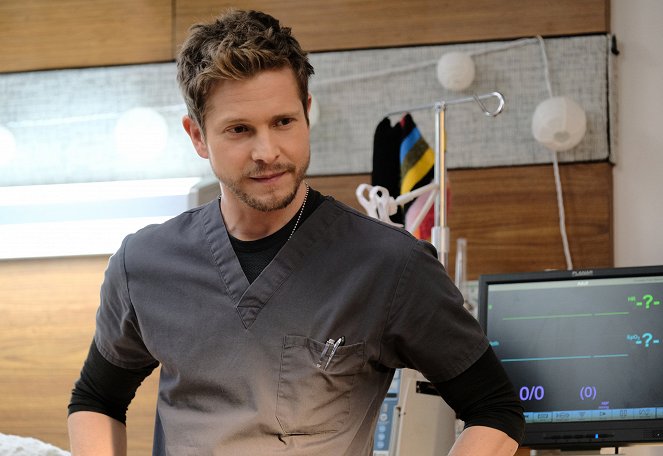 The Resident - Virtually Impossible - Photos - Matt Czuchry
