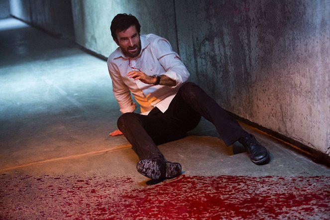 Powers - Season 1 - Paint It Black - Kuvat elokuvasta - Sharlto Copley