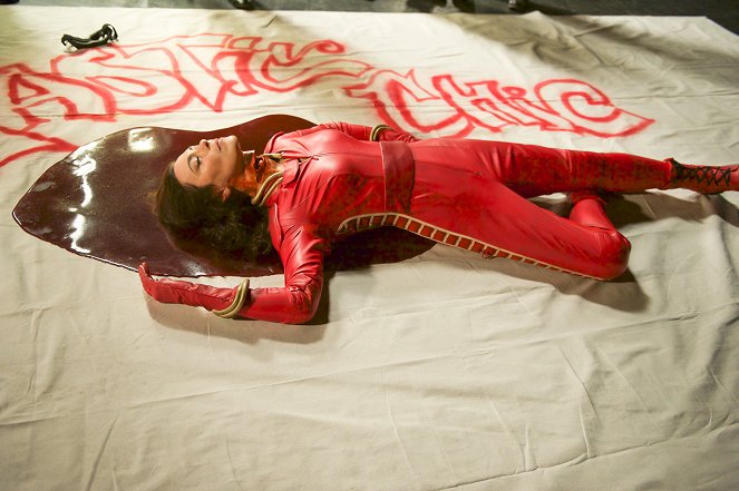 Powers - Season 2 - Funeral of the Century - Photos - Michelle Forbes