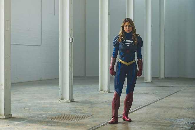 Supergirl - W poszukiwaniu pokoju - Z filmu - Melissa Benoist