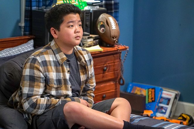 Fresh Off the Boat - Living While Eddie - Photos