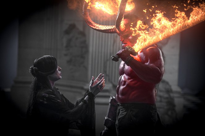 Hellboy: Kráľovná krvi - Z filmu - Milla Jovovich, David Harbour
