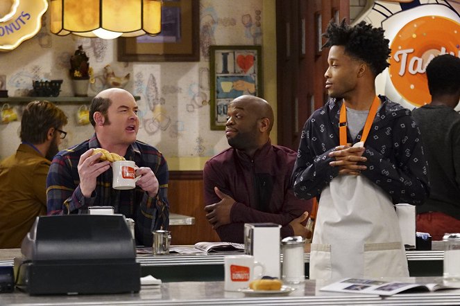 Superior Donuts - Season 2 - Friends Without Benefits - Photos - David Koechner, Jermaine Fowler