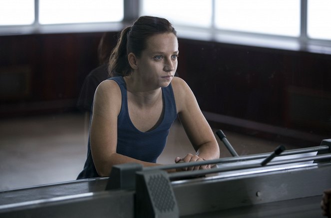 Cheat - Episode 1 - Film - Molly Windsor