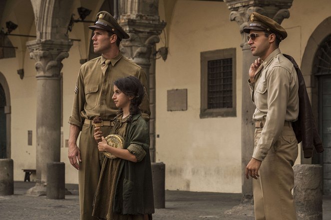 Catch-22 - Episode 3 - Photos - Austin Stowell, Christopher Abbott