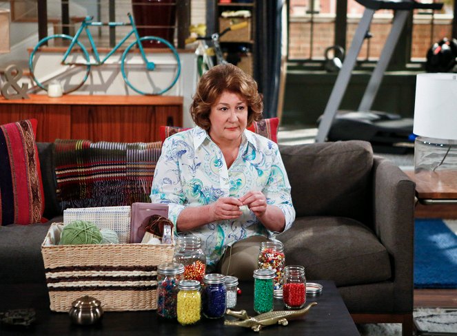 The Millers - The Phone Upgrade - Photos - Margo Martindale