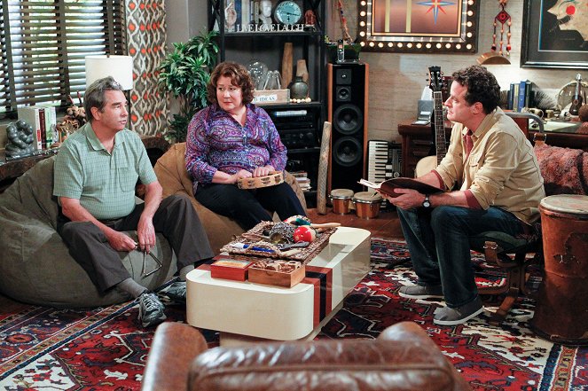 The Millers - The Mother Is In - Photos - Beau Bridges, Margo Martindale