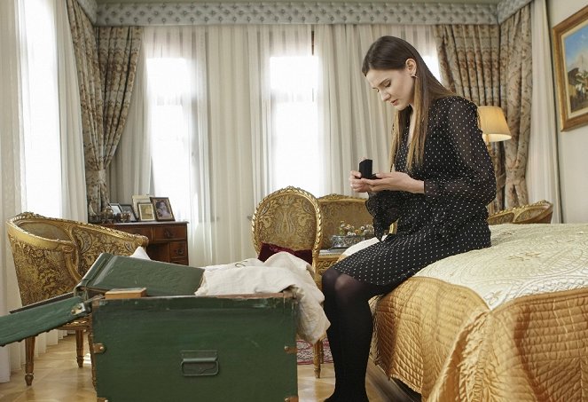Elimi Bırakma - Episode 39 - Kuvat elokuvasta - Alina Boz
