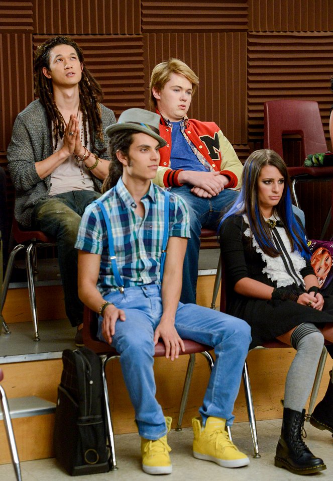 Glee - Props - Photos - Harry Shum Jr., Samuel Larsen, Damian McGinty, Lea Michele