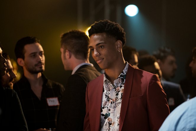 WHAT / IF - Quels fantômes ? - Film - Keith Powers