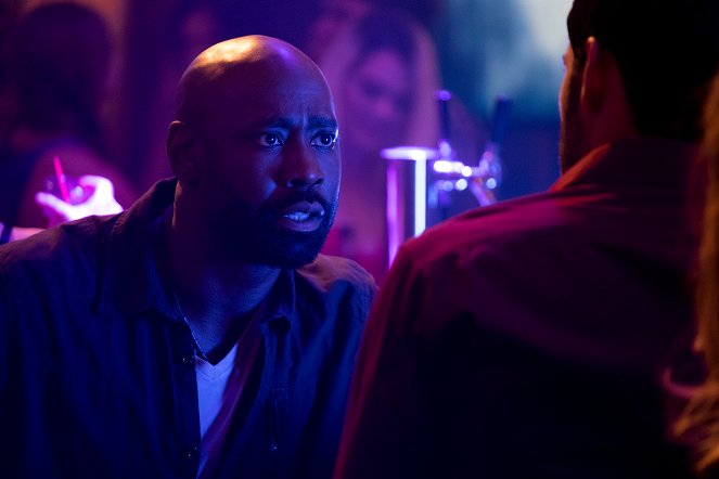 Lucifer - Season 4 - O, Ye Of Little Faith, Father - Photos - D.B. Woodside