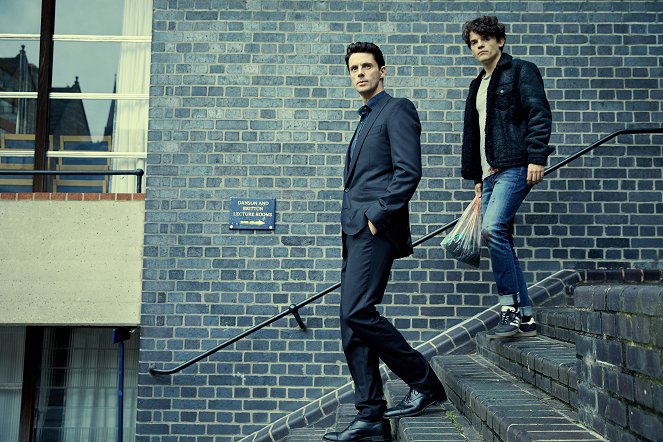 A Discovery of Witches - Filmfotos - Matthew Goode, Edward Bluemel