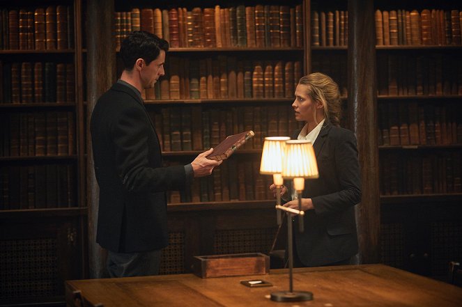A Discovery of Witches - Episode 1 - Van film - Matthew Goode, Teresa Palmer