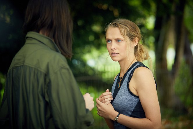 A Discovery of Witches - Season 1 - Verworrene Gefühle - Filmfotos - Teresa Palmer