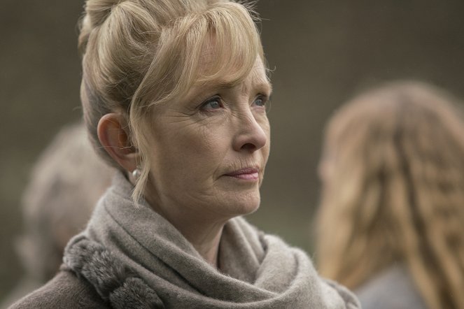 A Discovery of Witches - Season 1 - Episode 7 - Photos - Lindsay Duncan