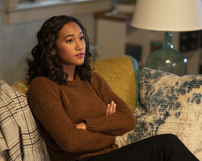 Pretty Little Liars: The Perfectionists - Enter the Professor - Photos - Sydney Park