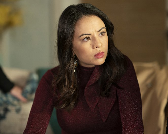 Pretty Little Liars: The Perfectionists - Enter the Professor - Photos - Janel Parrish