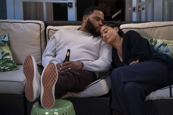 Black-ish - Relatively Grown Man - Filmfotos - Anthony Anderson, Tracee Ellis Ross