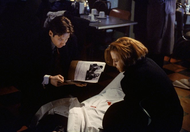 The X-Files - Kill Switch - Van film - David Duchovny, Gillian Anderson