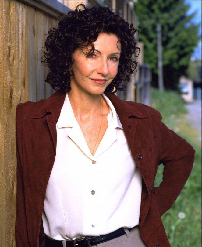 Living with the Dead - Promo - Mary Steenburgen