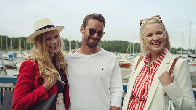 Onnela - Season 2 - Filmfotos - Saara Kotkaniemi, Mikko Leppilampi, Annamaija Tuokko