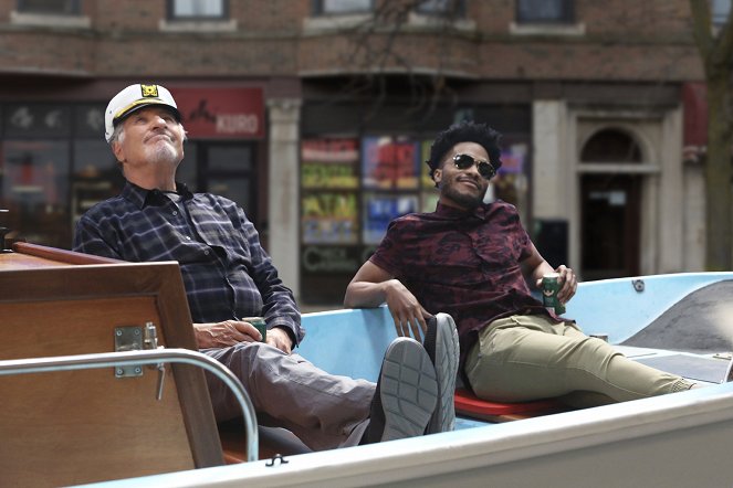 Superior Donuts - What the Truck? - Photos - Judd Hirsch, Jermaine Fowler