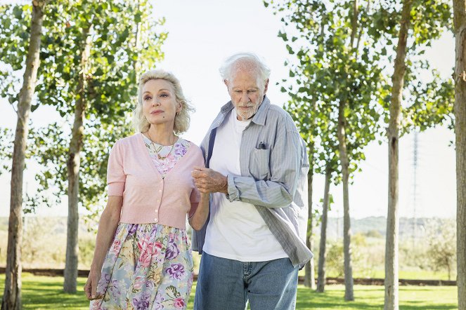 Remember Me (Recuérdame) - De la película - Caroline Sihol, Bruce Dern