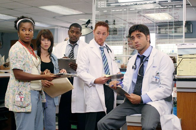 ER - Season 14 - Gravity - Photos - Linda Cardellini, Mekhi Phifer, Scott Grimes, John Stamos