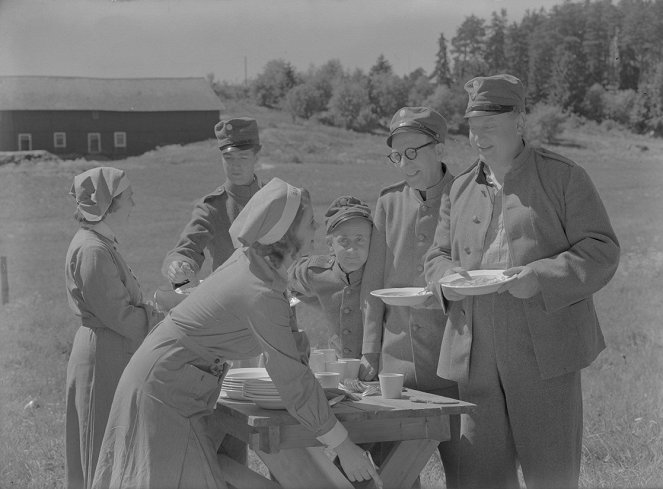 Landstormens lilla Lotta - Photos - Sickan Carlsson, Åke Söderblom, Ludde Gentzel, Thor Modéen