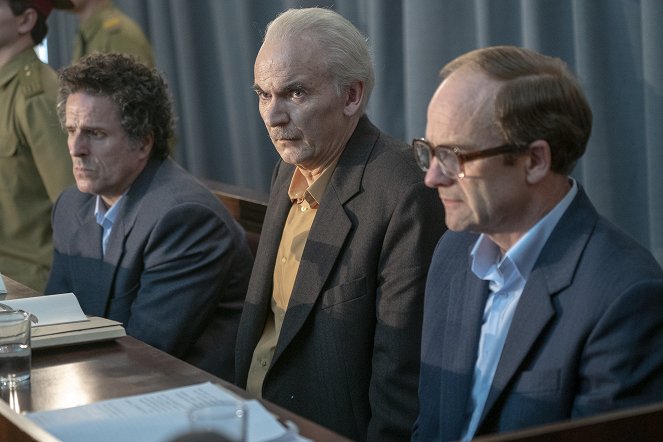 Czarnobyl - Z filmu - Con O'Neill, Paul Ritter, Adrian Rawlins